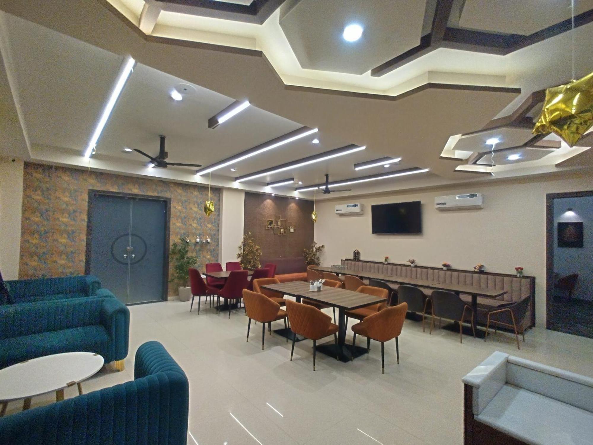 The Imperial Hotel And Convention Centre Kanpur Zewnętrze zdjęcie