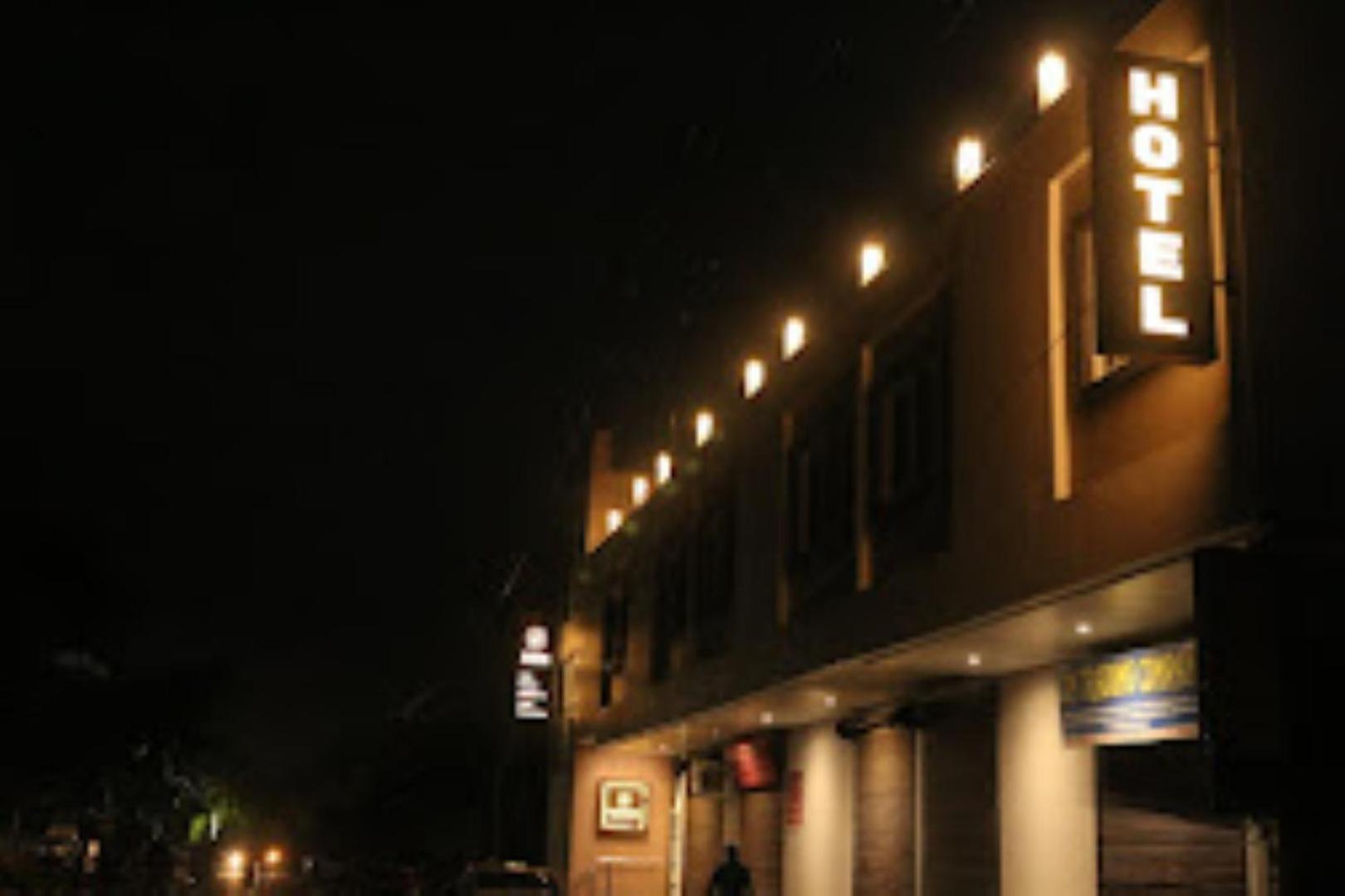 The Imperial Hotel And Convention Centre Kanpur Zewnętrze zdjęcie